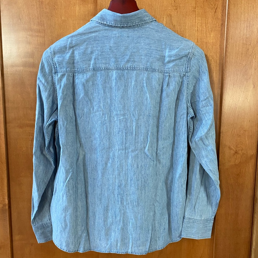 Faherty Tried and True Chambray Shirt Women’s Medium - Picture 3 of 10